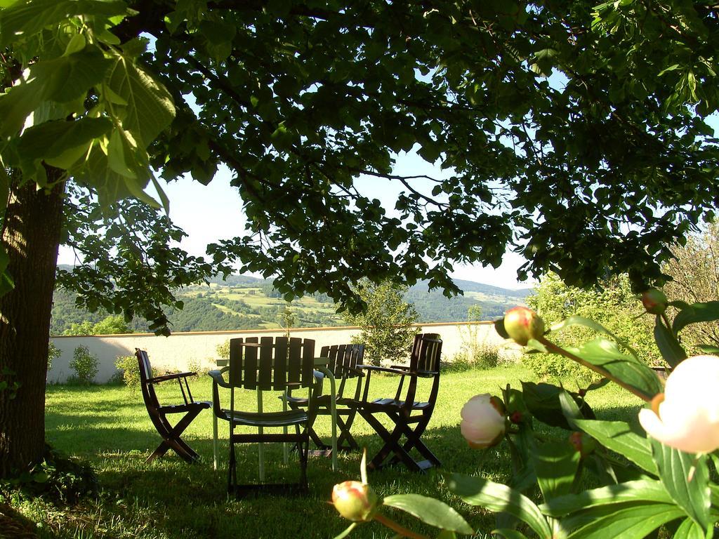 Вилла Cellier De La Fontaine Saint-Georges-en-Couzan Номер фото