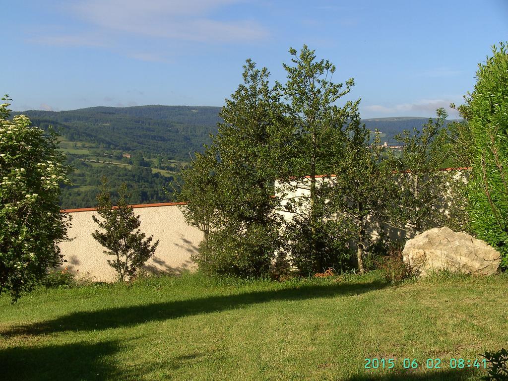 Вилла Cellier De La Fontaine Saint-Georges-en-Couzan Номер фото