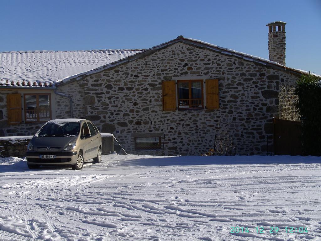 Вилла Cellier De La Fontaine Saint-Georges-en-Couzan Номер фото