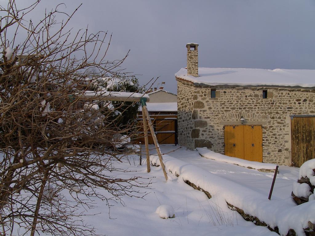 Вилла Cellier De La Fontaine Saint-Georges-en-Couzan Номер фото